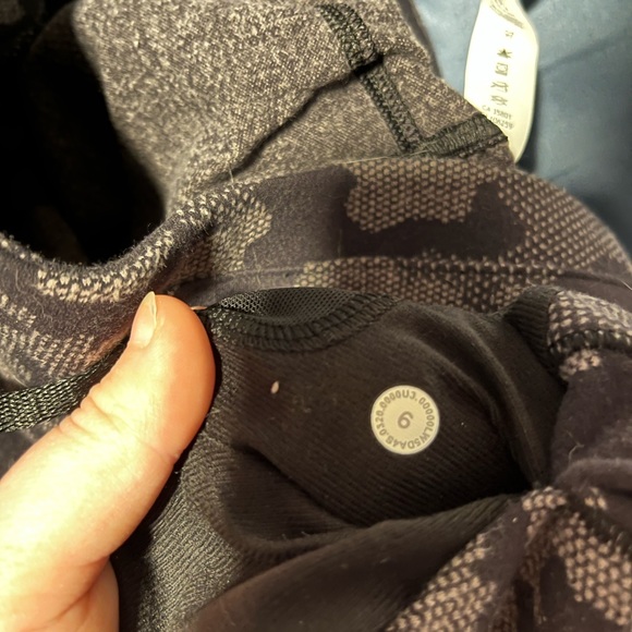 Lululemon ready to rulu joggers - Picture 2 of 3